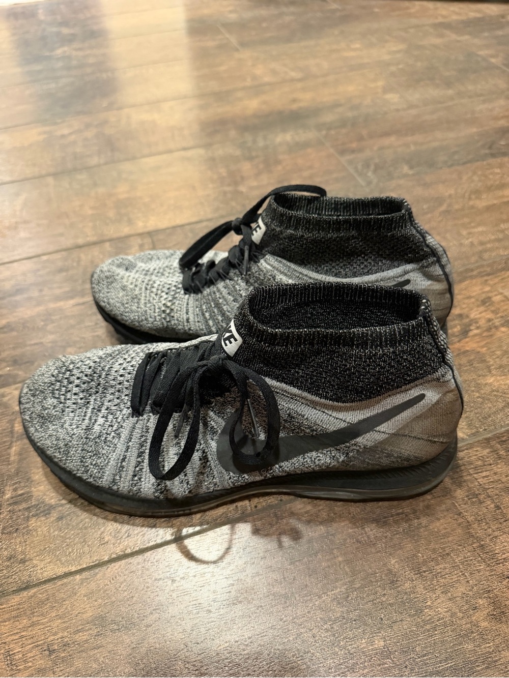 Nike Flyknit Racer/Trainer Mid Running Shoes – Great Condition